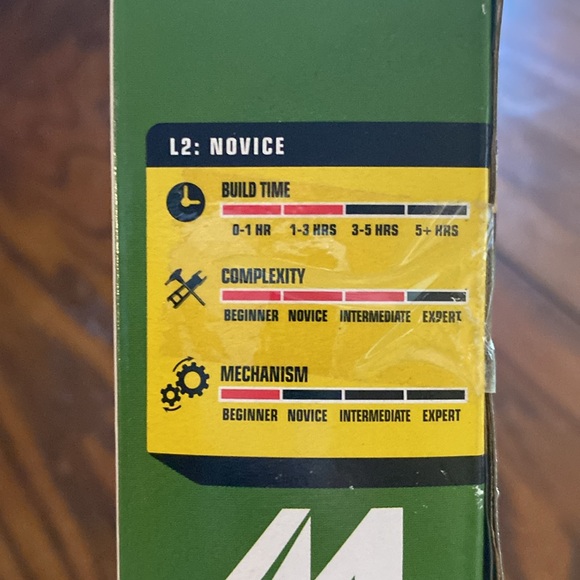 Erector 8R series tractor 🚜 - Picture 2 of 3